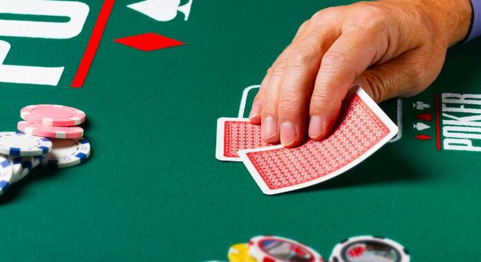 Poker Texas Hold'em: Một trò chơi trí tuệ hấp dẫn